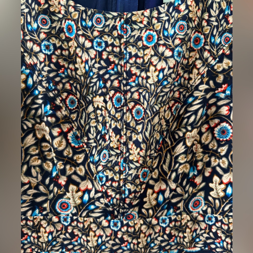 SOLD 💙 Anthropologie Mauve Floral Pattern With Blue Background Dress - Size 10 - Picture 4 of 12